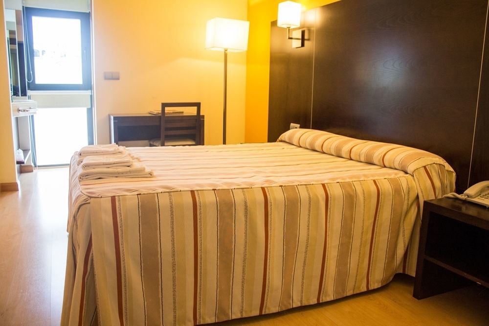 Hotel Alda Cardena Burgo Extérieur photo